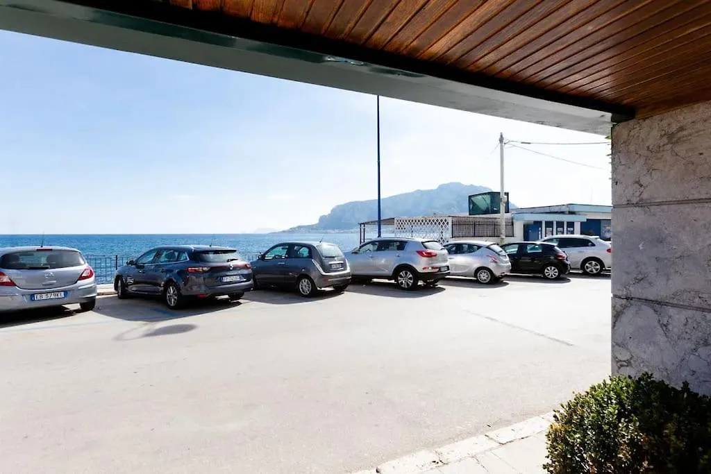 Apartment Villa Emilia Mondello Appartamento Emily Con Vista Sul Mare Palermo