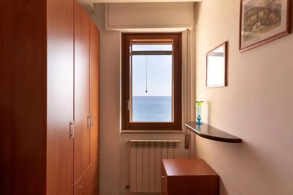 Apartment Villa Emilia Mondello Appartamento Emily Con Vista Sul Mare Palermo